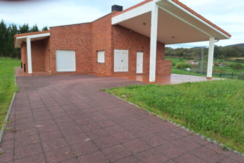 CASA CON INVERNADEROS EN VENTA EN URDULIZ