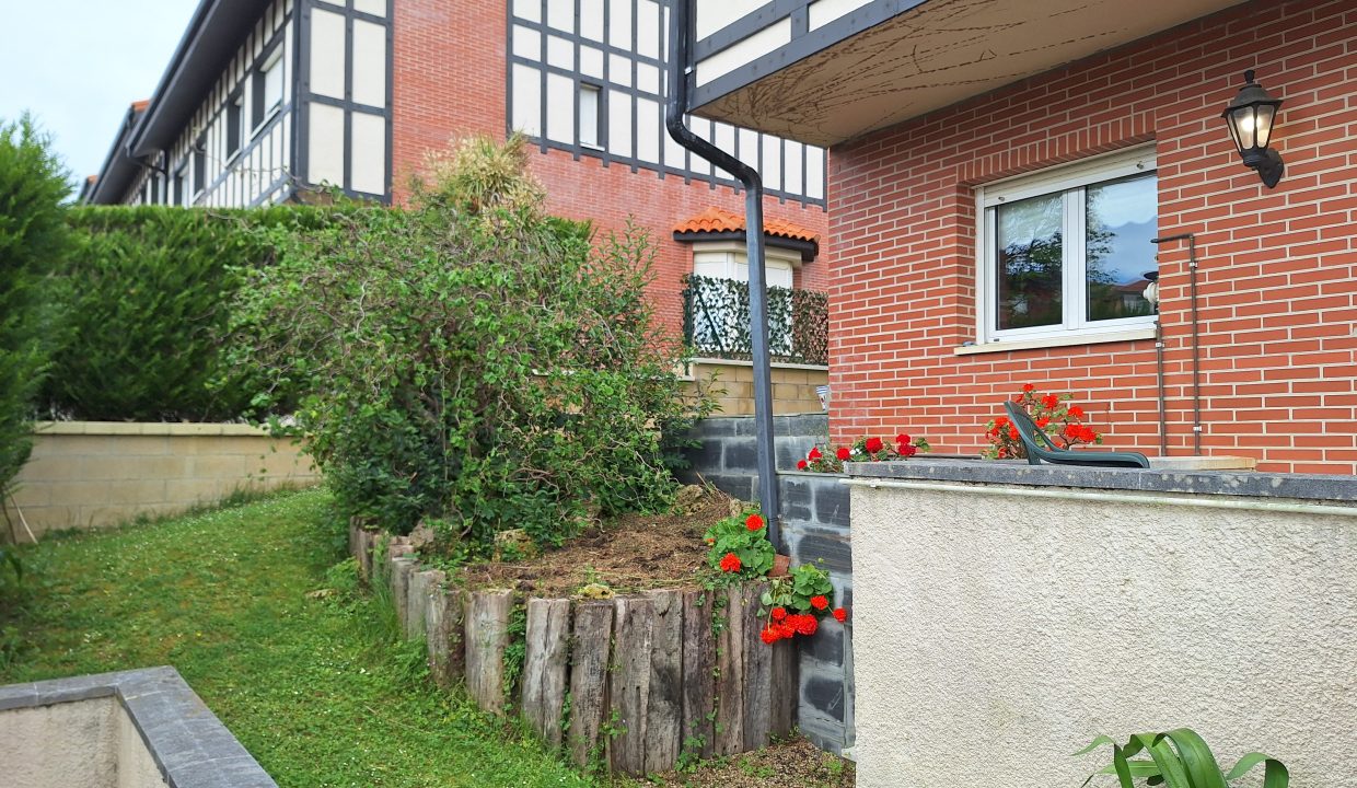CHALET ADOSADO EN VENTA EN GORLIZ