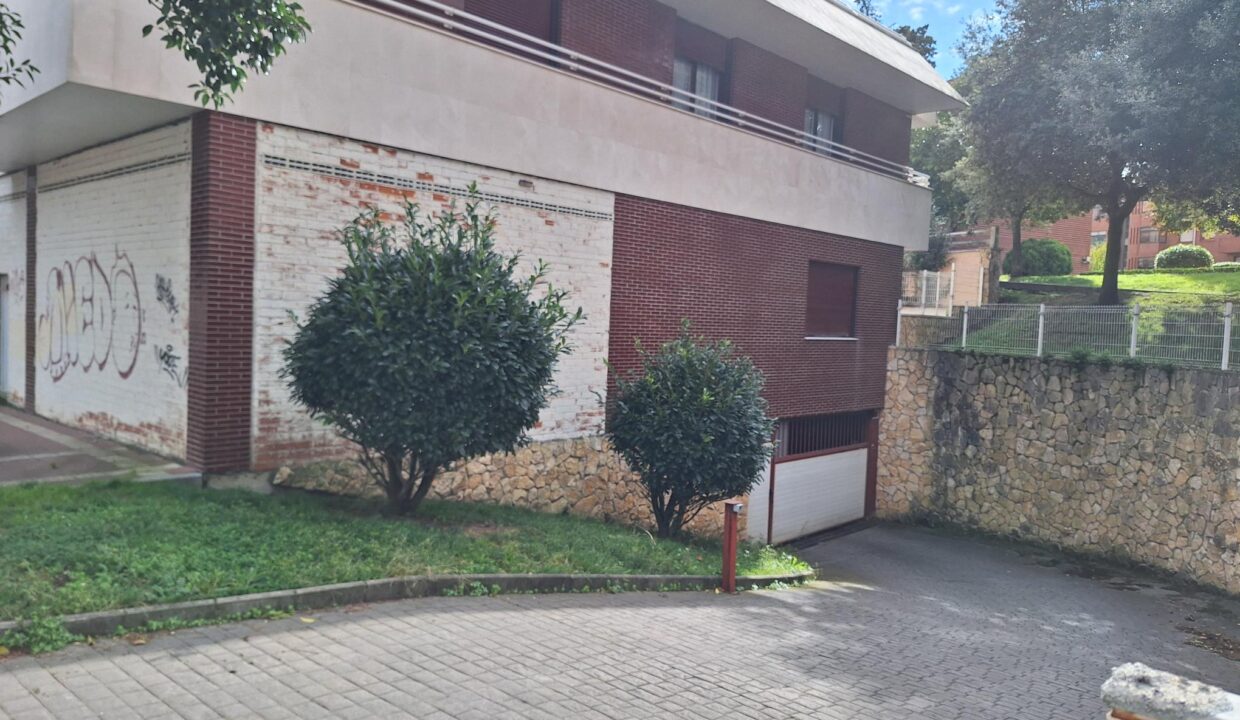 PARCELAS DE GARAJE EN ALQUILER EN GORLIZ