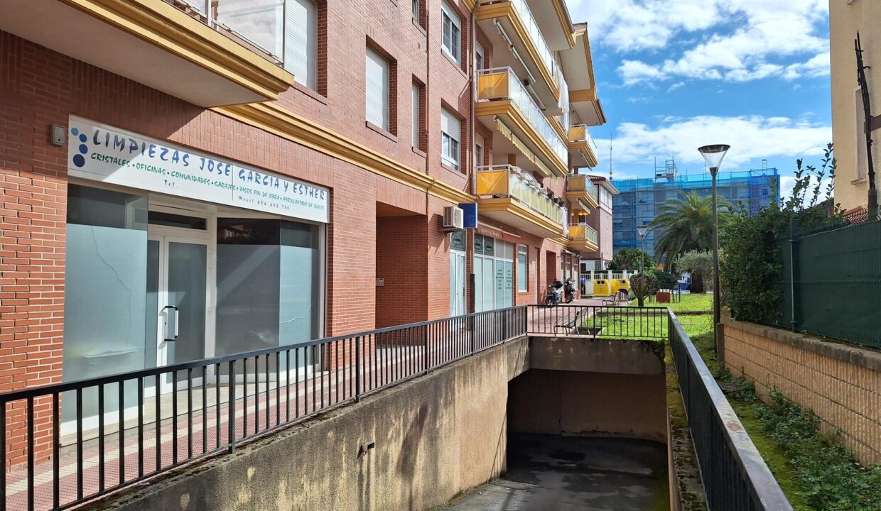 PARCELAS DE GARAJE EN ALQUILER EN GORLIZ