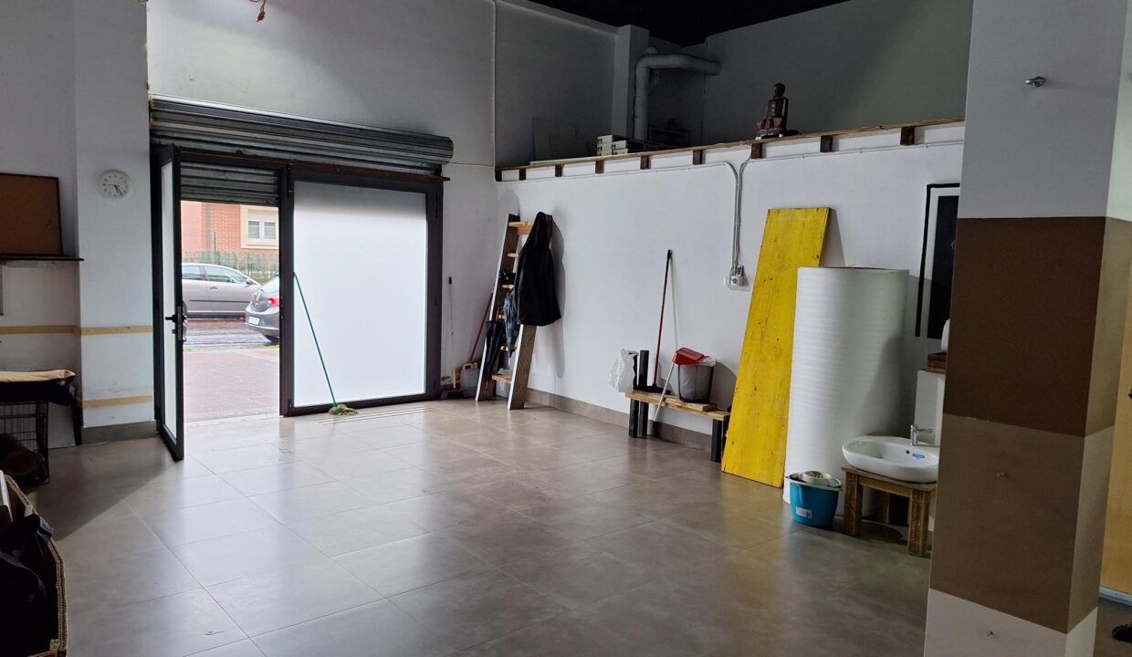 LOCAL COMERCIAL EN VENTA EN GORLIZ posibilidad de convertirse en vivienda