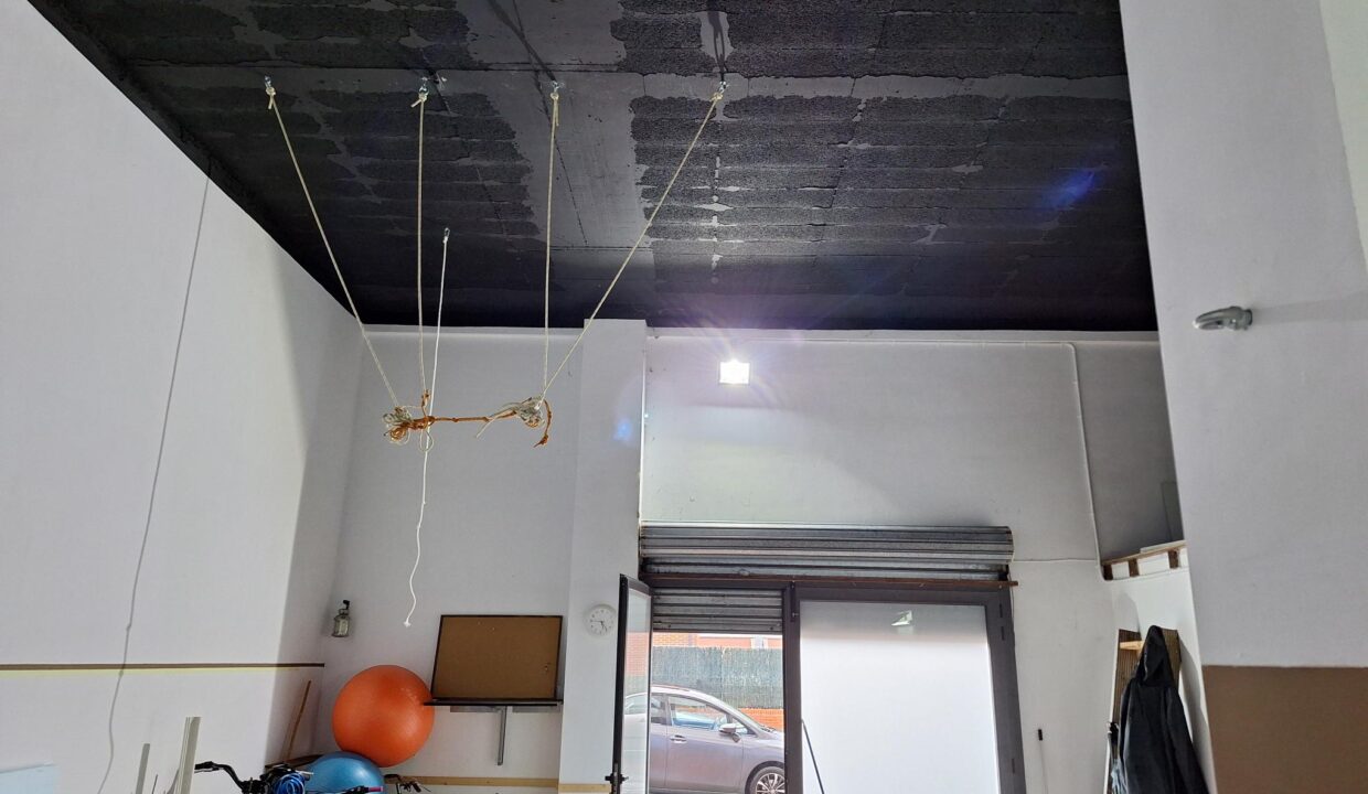 LOCAL COMERCIAL EN VENTA EN GORLIZ posibilidad de convertirse en vivienda