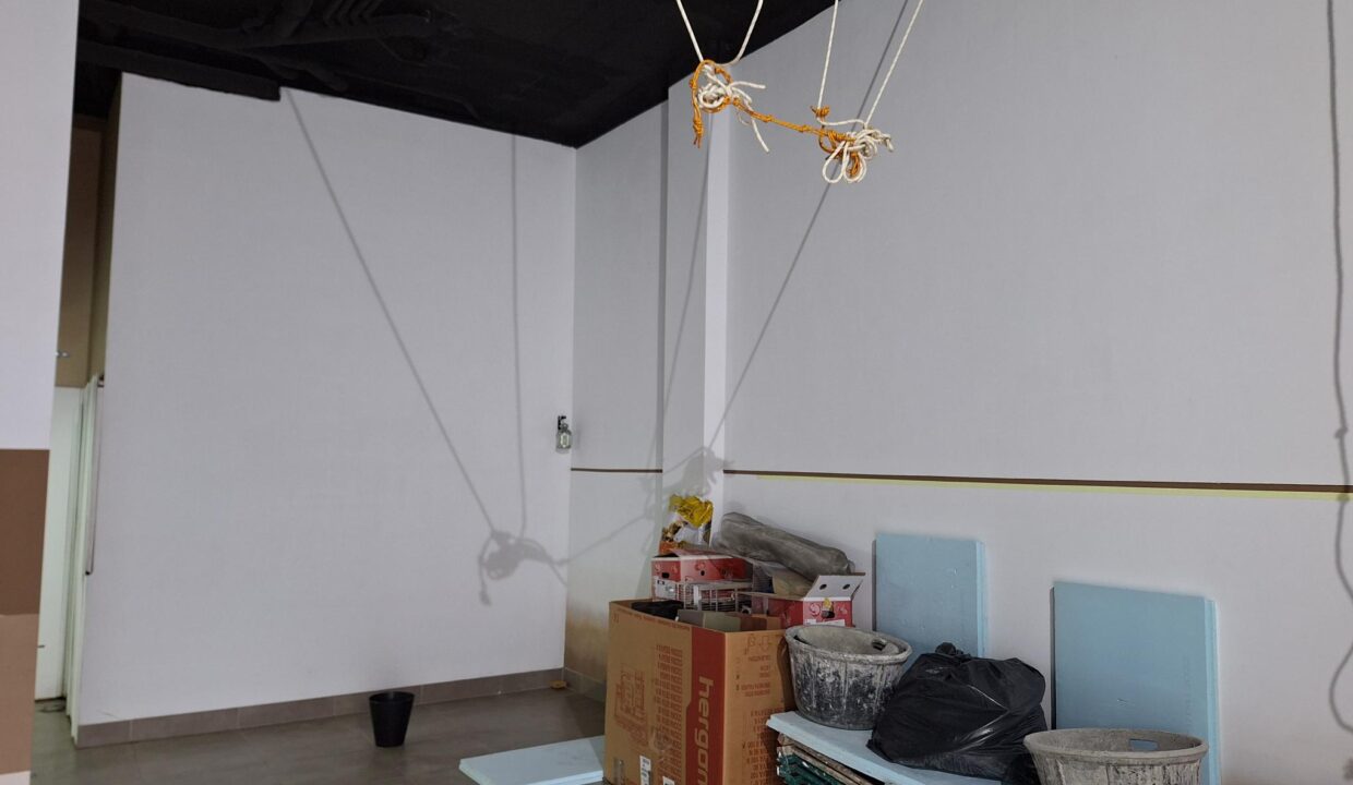 LOCAL COMERCIAL EN VENTA EN GORLIZ posibilidad de convertirse en vivienda