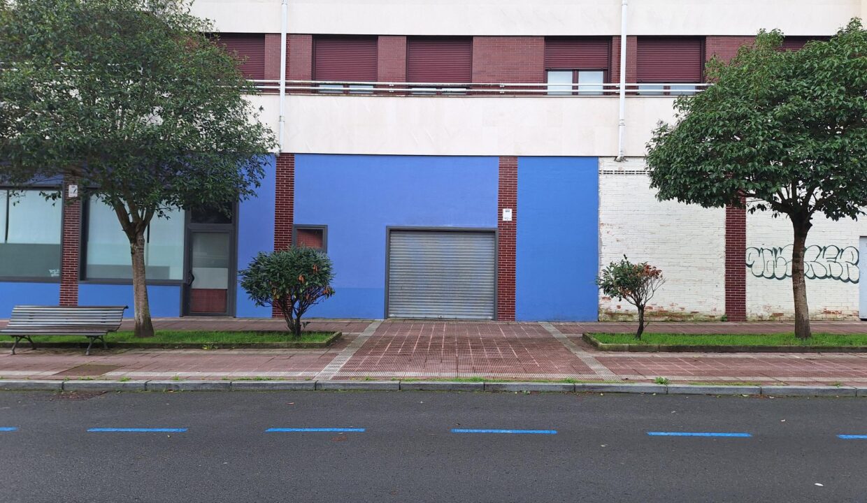 LOCAL COMERCIAL EN VENTA EN GORLIZ posibilidad de convertirse en vivienda