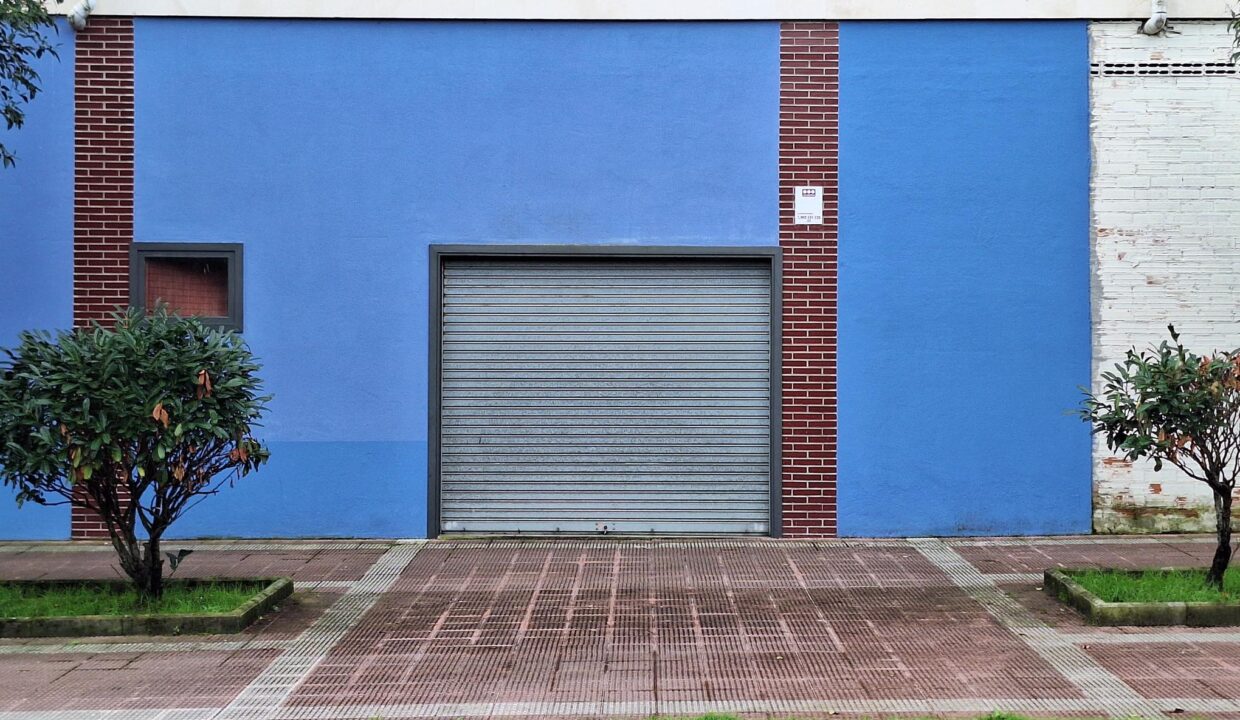 LOCAL COMERCIAL EN VENTA EN GORLIZ posibilidad de convertirse en vivienda