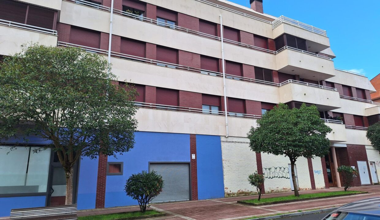 LOCAL COMERCIAL EN VENTA EN GORLIZ posibilidad de convertirse en vivienda