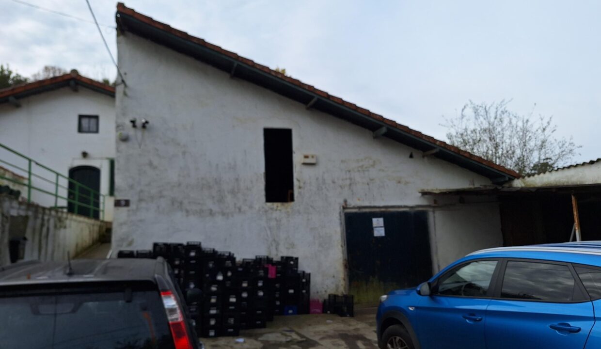 CASERIO EN VENTA EN BARRIKA