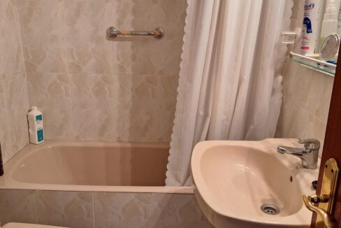 CHALET ADOSADO EN VENTA EN GORLIZ —