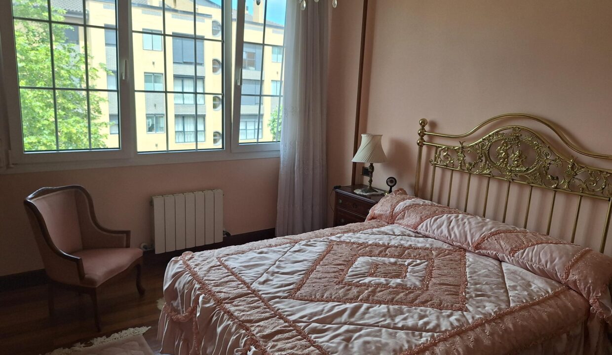 CHALET ADOSADO EN VENTA EN GORLIZ —