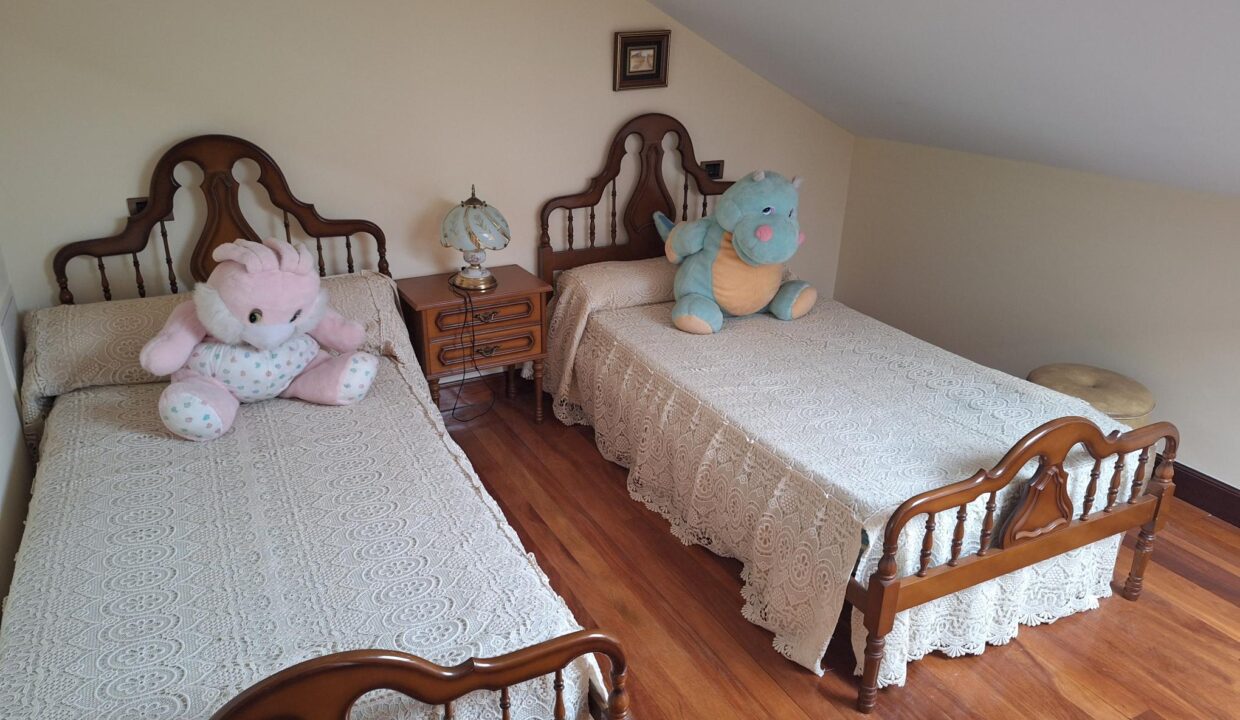 CHALET ADOSADO EN VENTA EN GORLIZ —