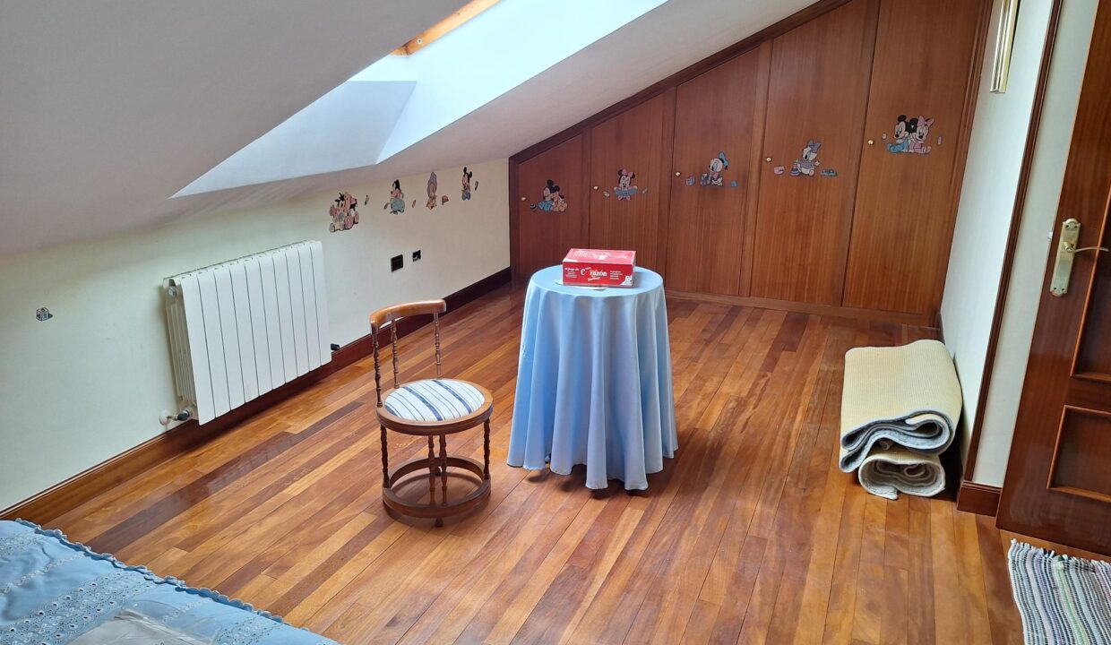 CHALET ADOSADO EN VENTA EN GORLIZ —