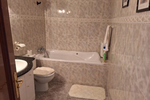CHALET ADOSADO EN VENTA EN GORLIZ —