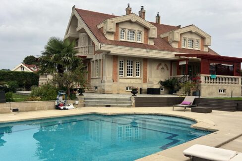 VILLA EN VENTA EN PLENCIA