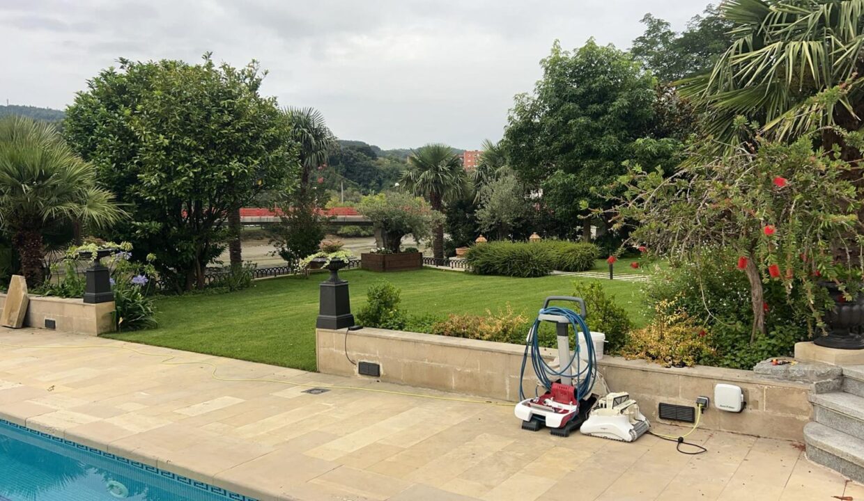 VILLA EN VENTA EN PLENCIA