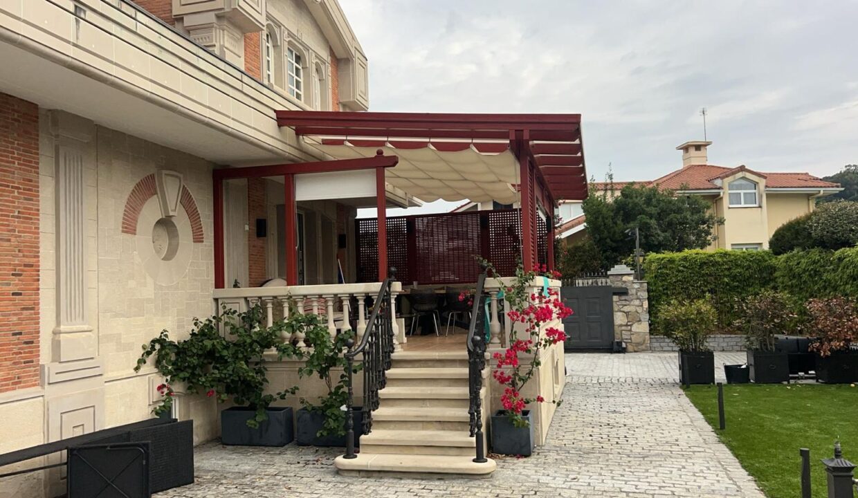 VILLA EN VENTA EN PLENCIA