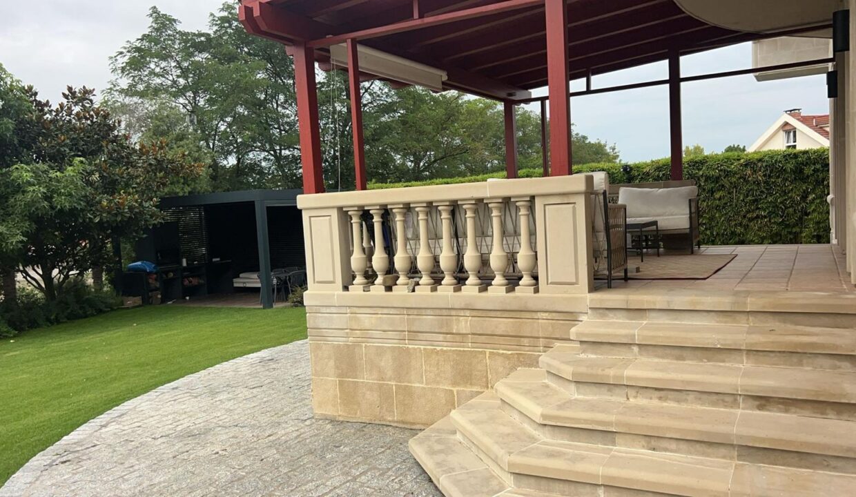 VILLA EN VENTA EN PLENCIA