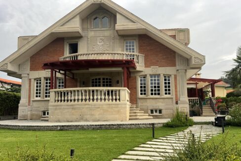 VILLA EN VENTA EN PLENCIA