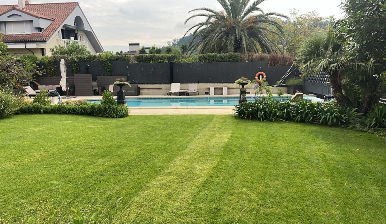 VILLA EN VENTA EN PLENCIA