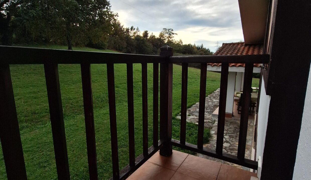 CASA BIFAMILIAR EN VENTA EN LAUKIZ