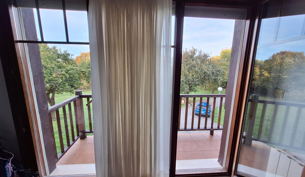 CASA BIFAMILIAR EN VENTA EN LAUKIZ