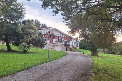 CASA BIFAMILIAR EN VENTA EN LAUKIZ