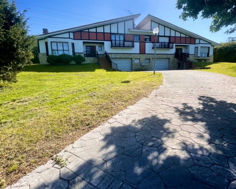CASA BIFAMILIAR EN VENTA EN LAUKIZ
