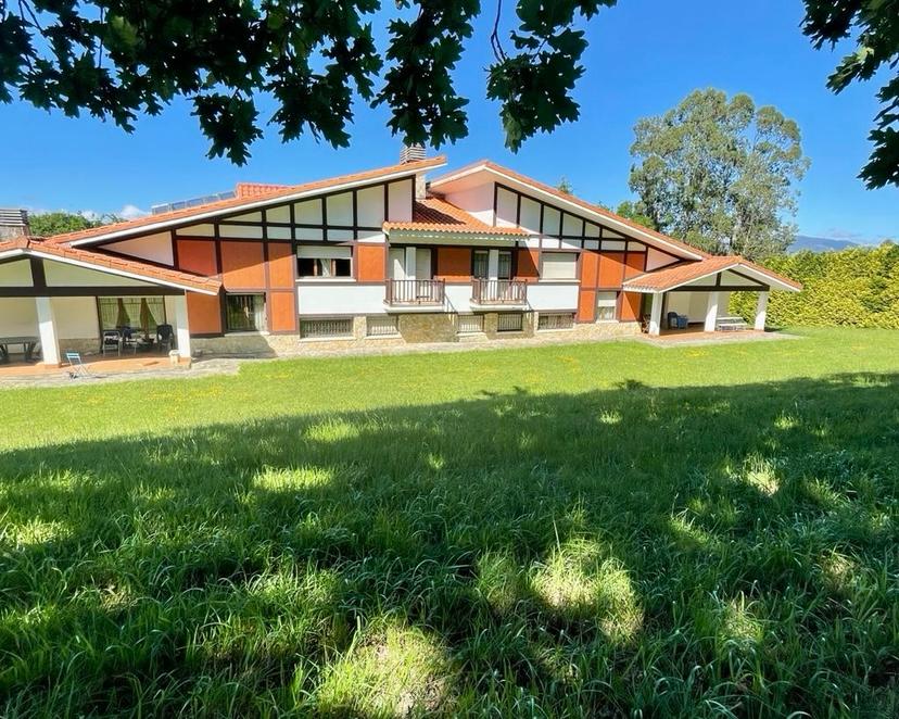 CASA BIFAMILIAR EN VENTA EN LAUKIZ