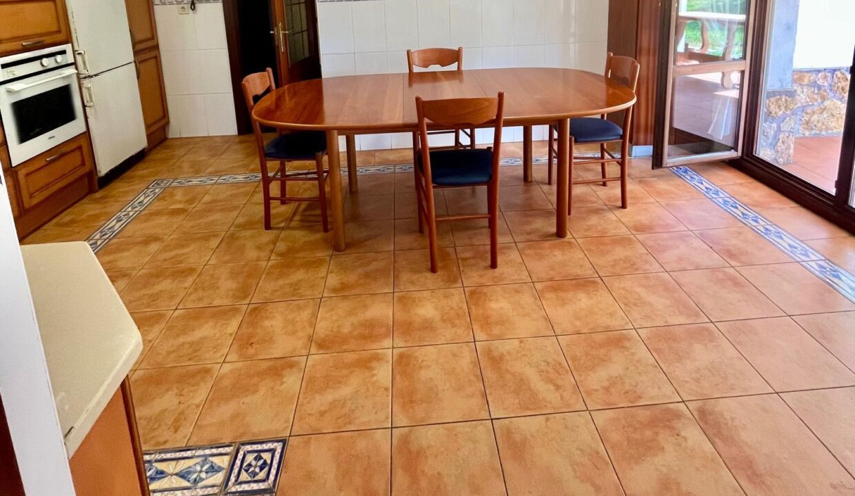 CASA BIFAMILIAR EN VENTA EN LAUKIZ