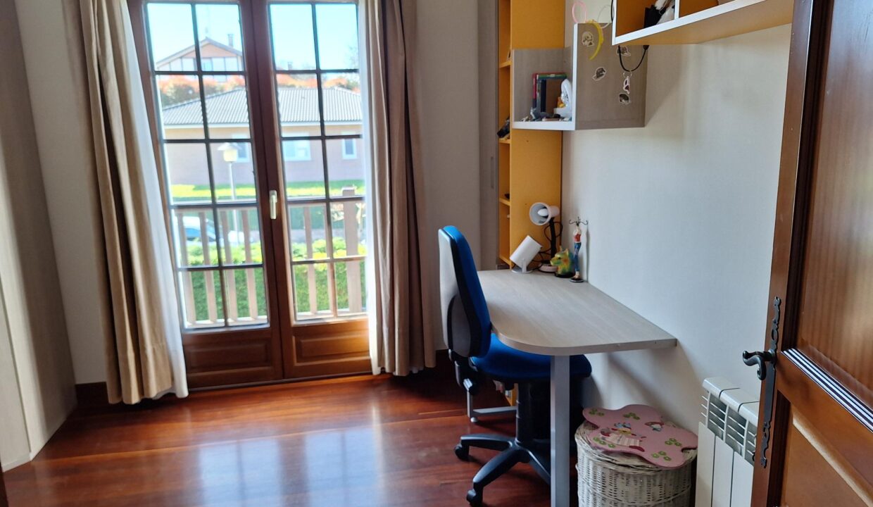 Se vende en Lemoiz, Andrakas, chalet individual con un gran encanto.