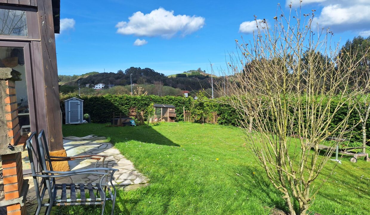 Se vende en Lemoiz, Andrakas, chalet individual con un gran encanto.