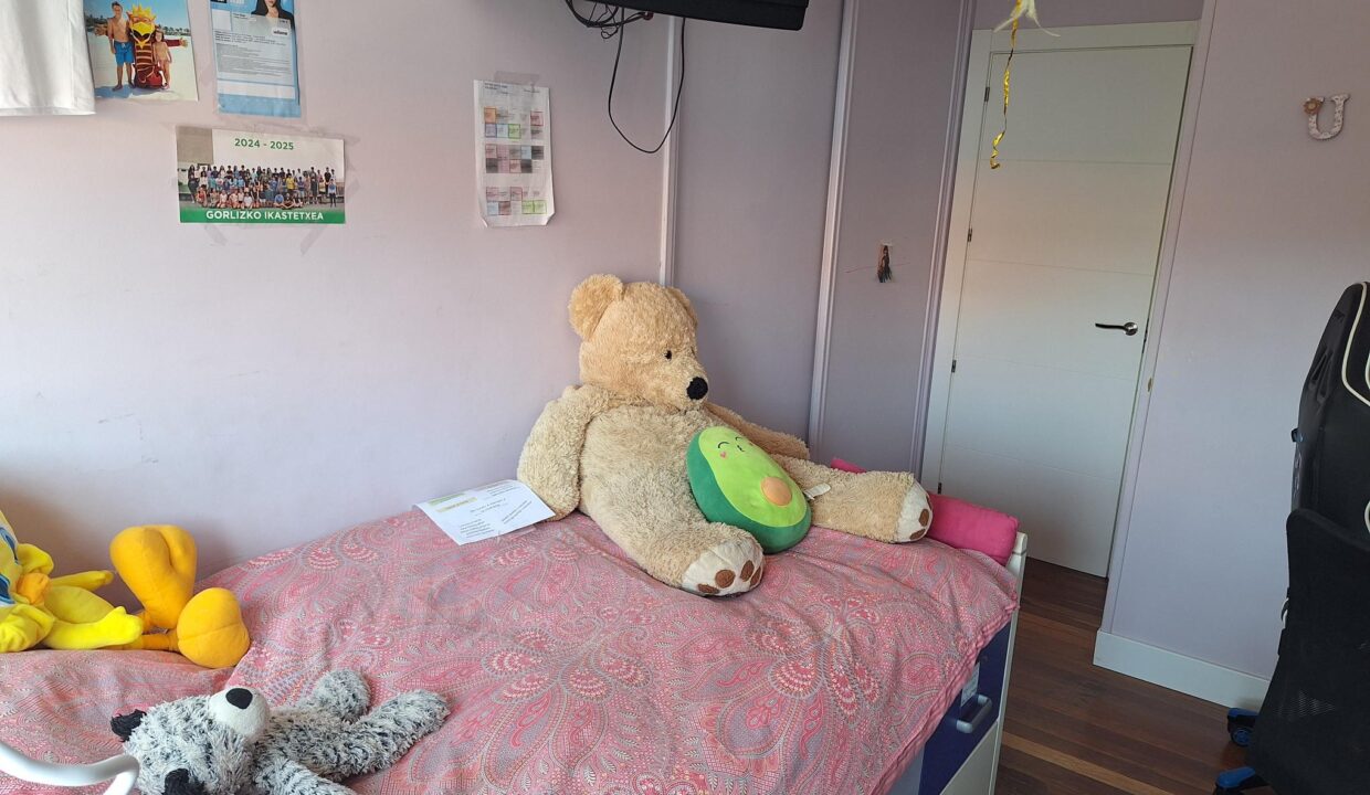 Exclusivo piso reformado en venta en el centro de Gorliz con garaje y trastero