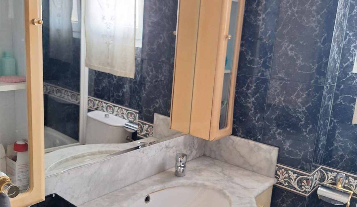 Exclusivo piso reformado en venta en el centro de Gorliz con garaje y trastero