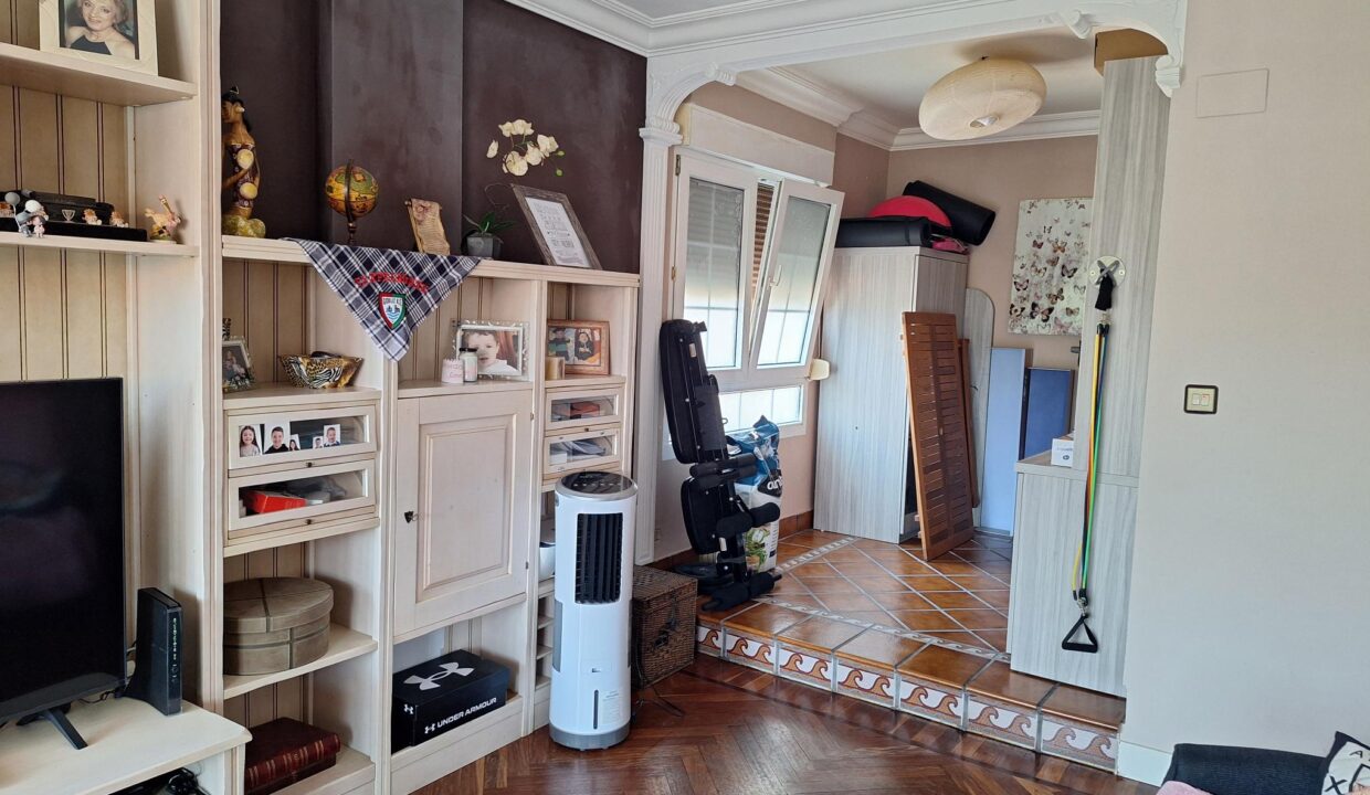Exclusivo piso reformado en venta en el centro de Gorliz con garaje y trastero1