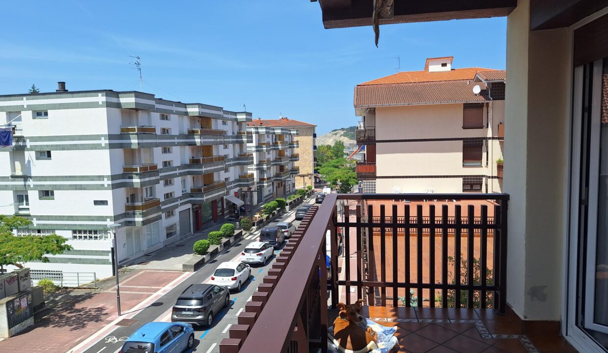 Exclusivo piso reformado en venta en el centro de Gorliz con garaje y trastero