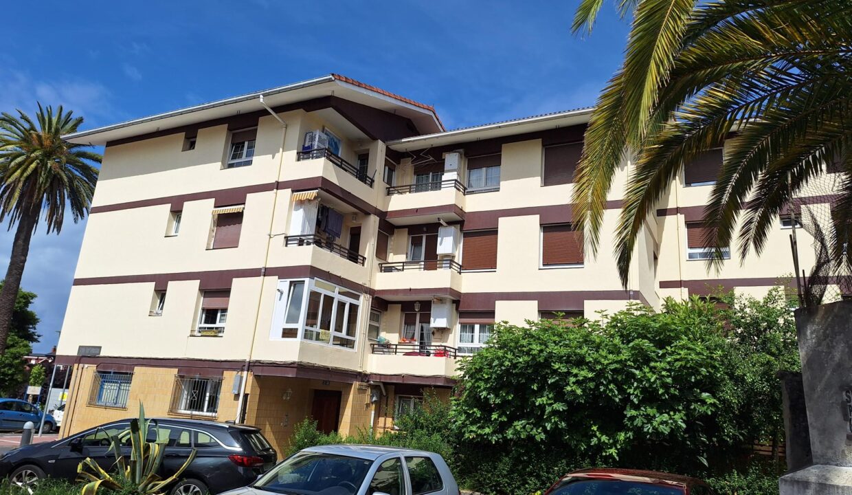 Exclusivo piso reformado en venta en el centro de Gorliz con garaje y trastero1