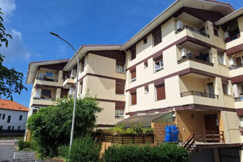 Exclusivo piso reformado en venta en el centro de Gorliz con garaje y trastero