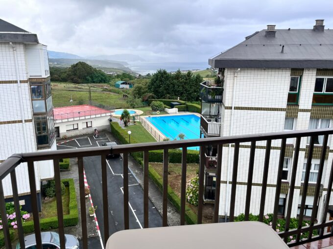 Apartamento en alquiler en Barrika con terraza, vistas y piscina