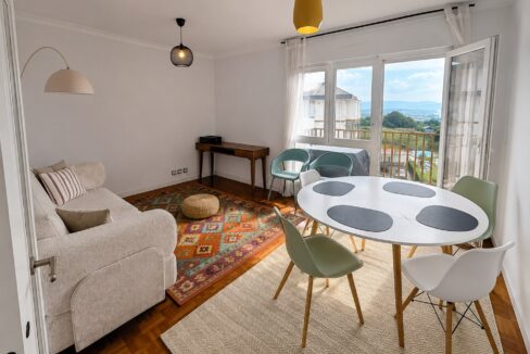 Apartamento en alquiler en Barrika con terraza, vistas y piscina